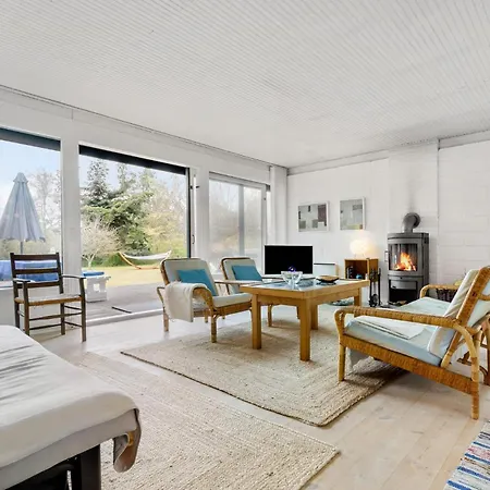 3 Bedroom Stunning In *